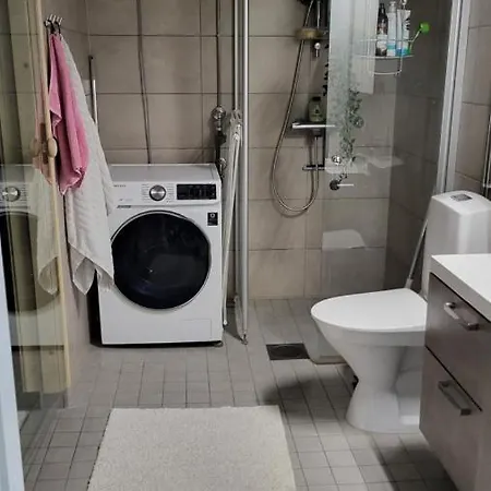 شقة Auringonlaskuhuoneisto Jyvaesjaerven Rannalla *